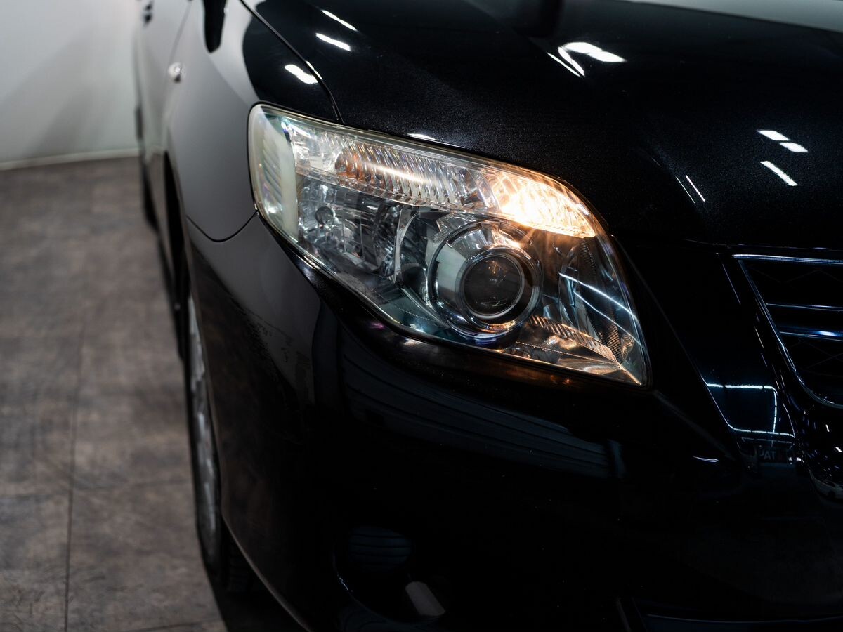 Toyota Corolla 2010 - фото автомобиля