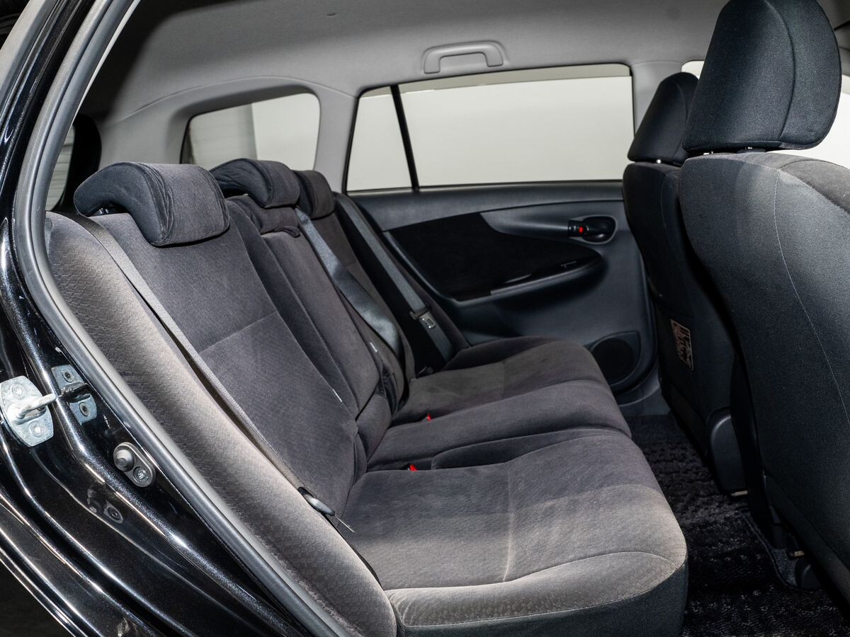 Toyota Corolla 2010 - фото автомобиля