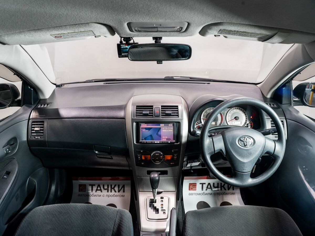 Toyota Corolla 2010 - фото автомобиля