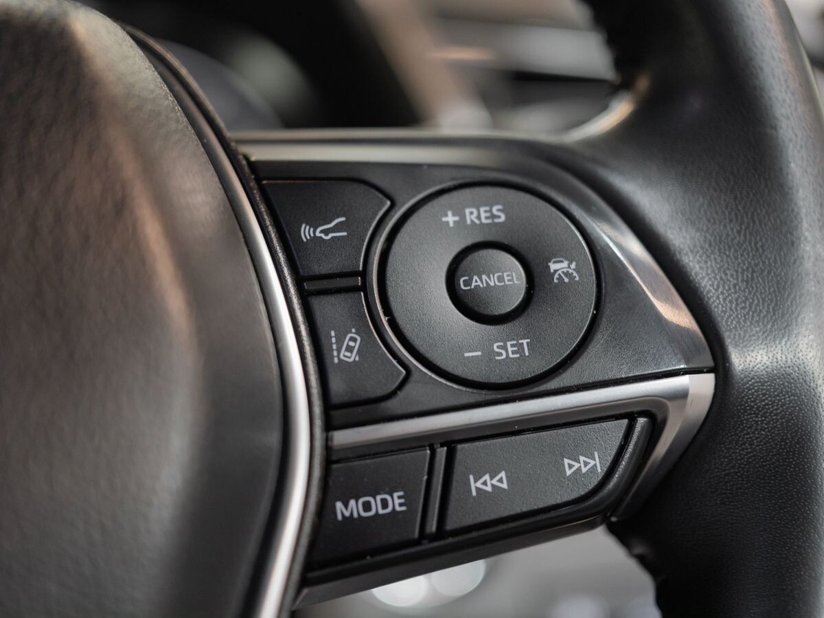 Toyota Camry 2019 - фото автомобиля