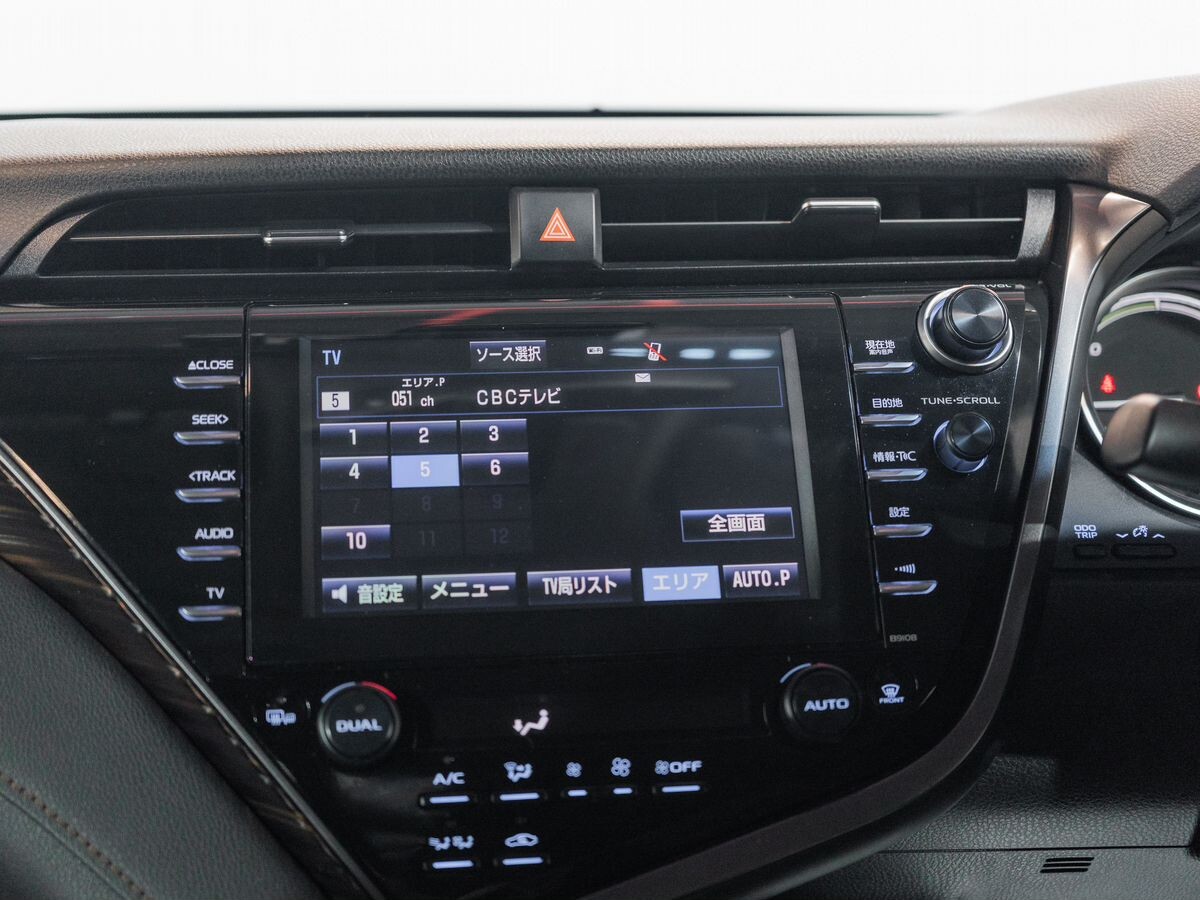 Toyota Camry 2019 - фото автомобиля