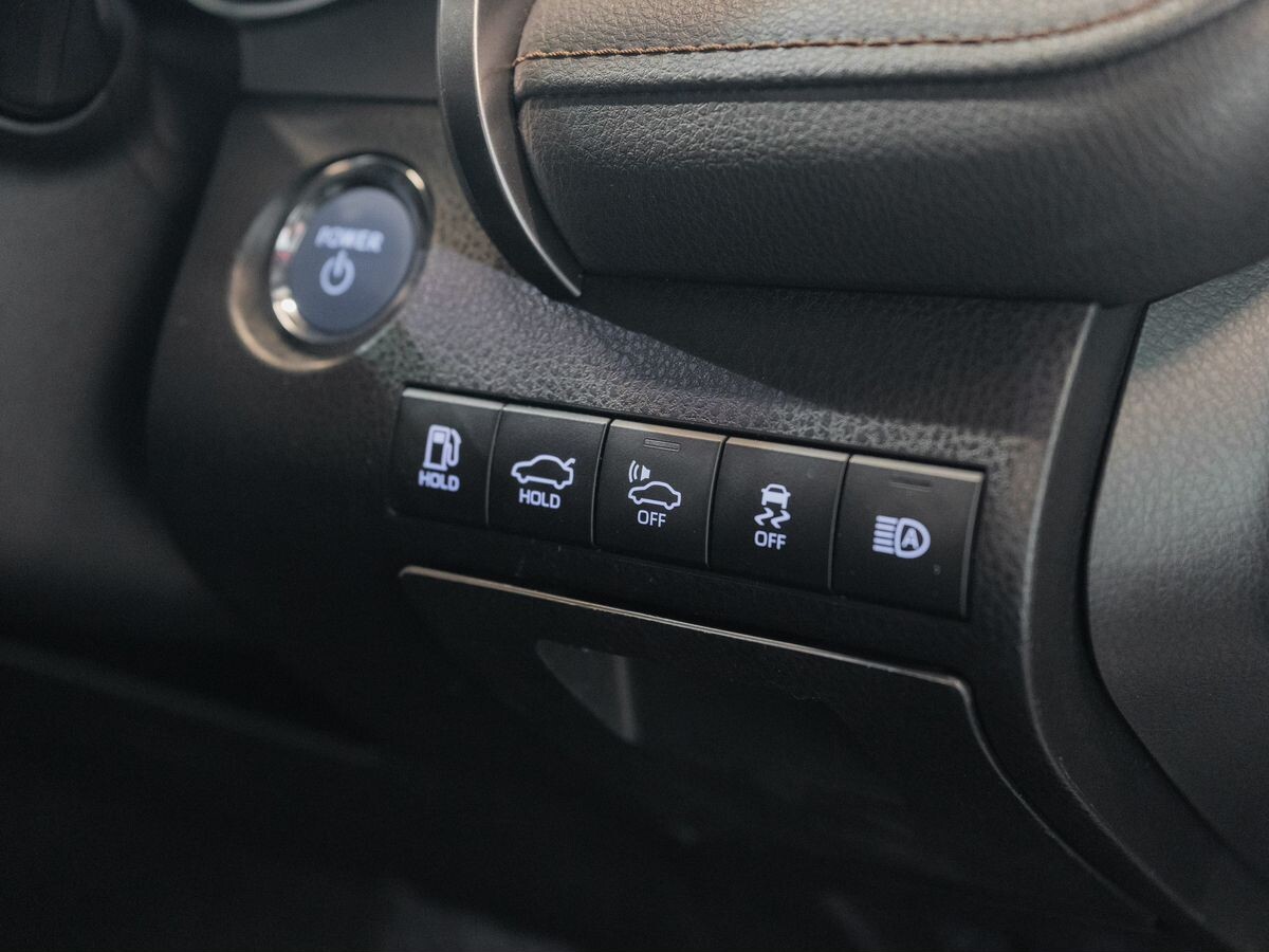 Toyota Camry 2019 - фото автомобиля