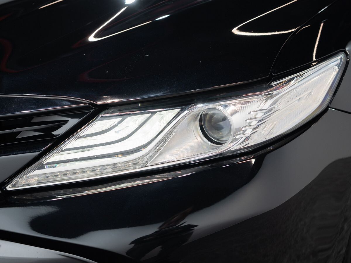 Toyota Camry 2019 - фото автомобиля