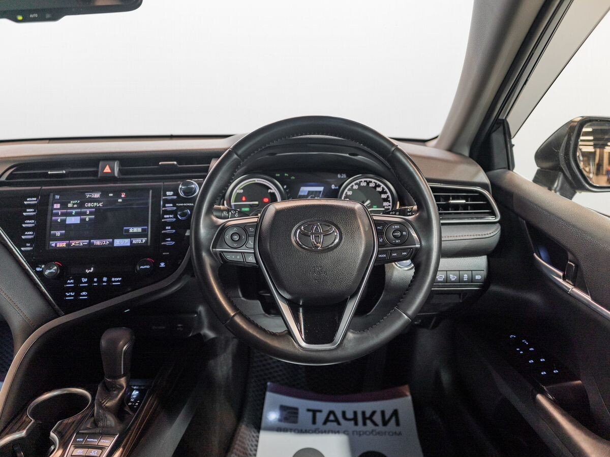 Toyota Camry 2019 - фото автомобиля