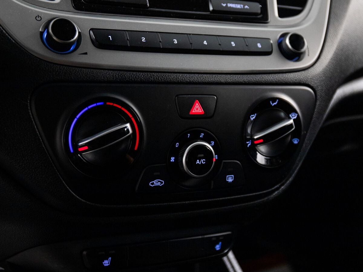 Hyundai Solaris 2021 - фото автомобиля