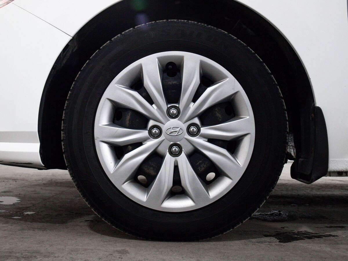 Hyundai Solaris 2021 - фото автомобиля