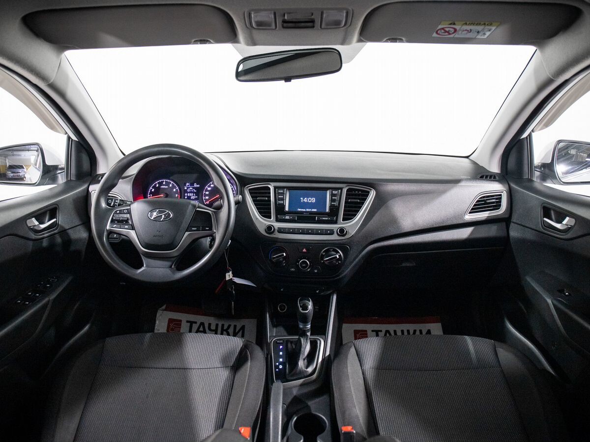 Hyundai Solaris 2021 - фото автомобиля