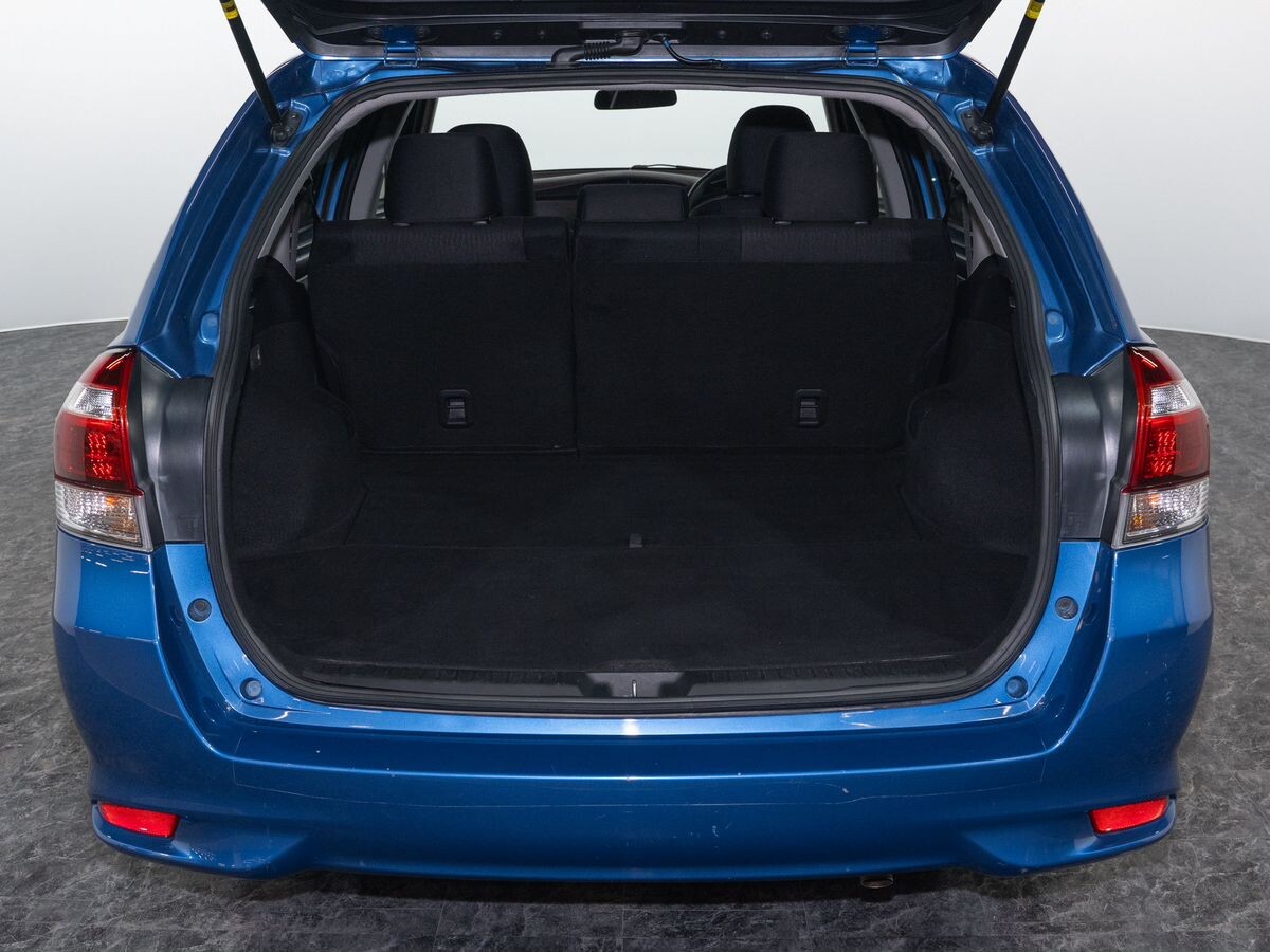 Toyota Corolla 2017 - фото автомобиля