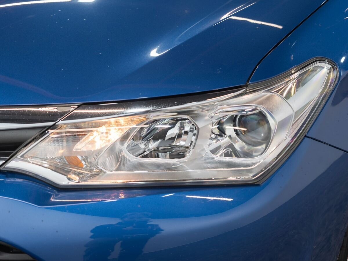 Toyota Corolla 2017 - фото автомобиля