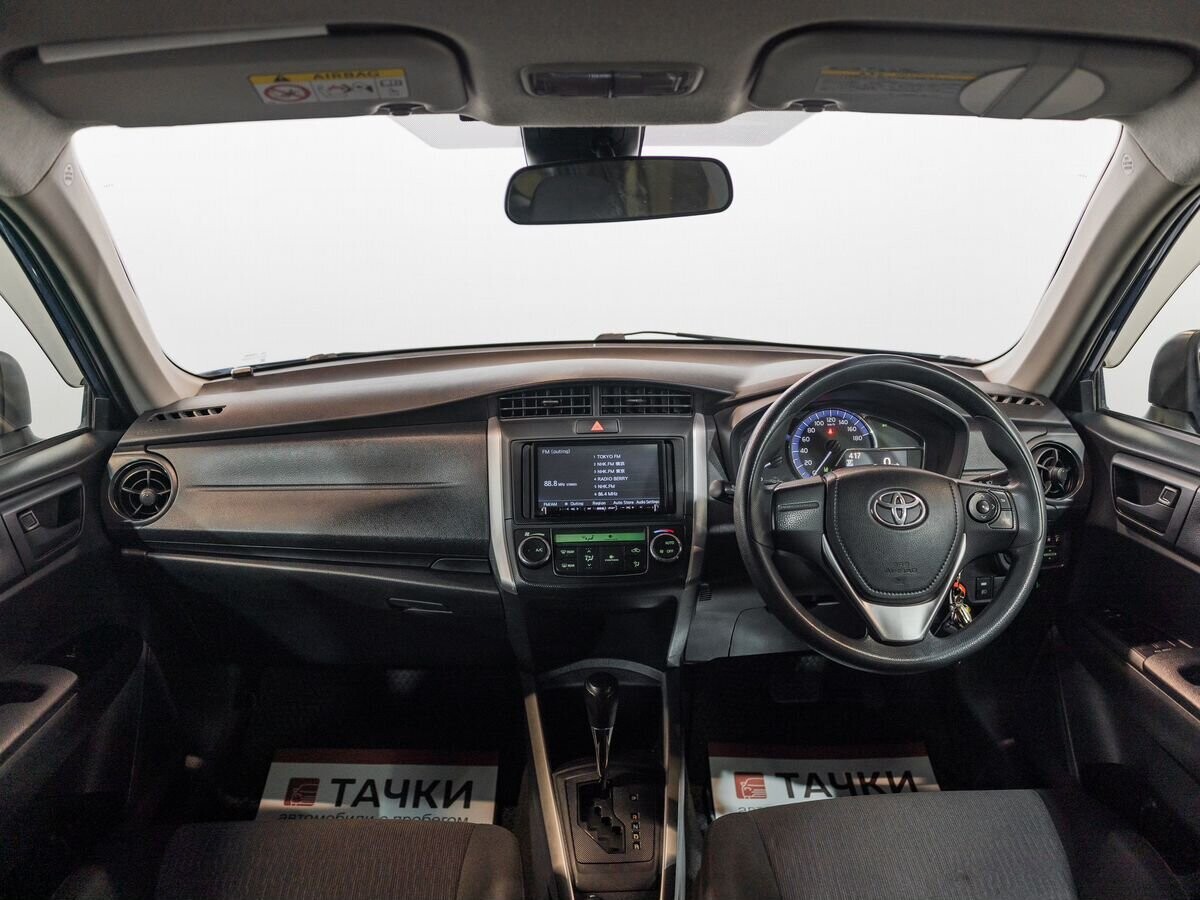 Toyota Corolla 2017 - фото автомобиля