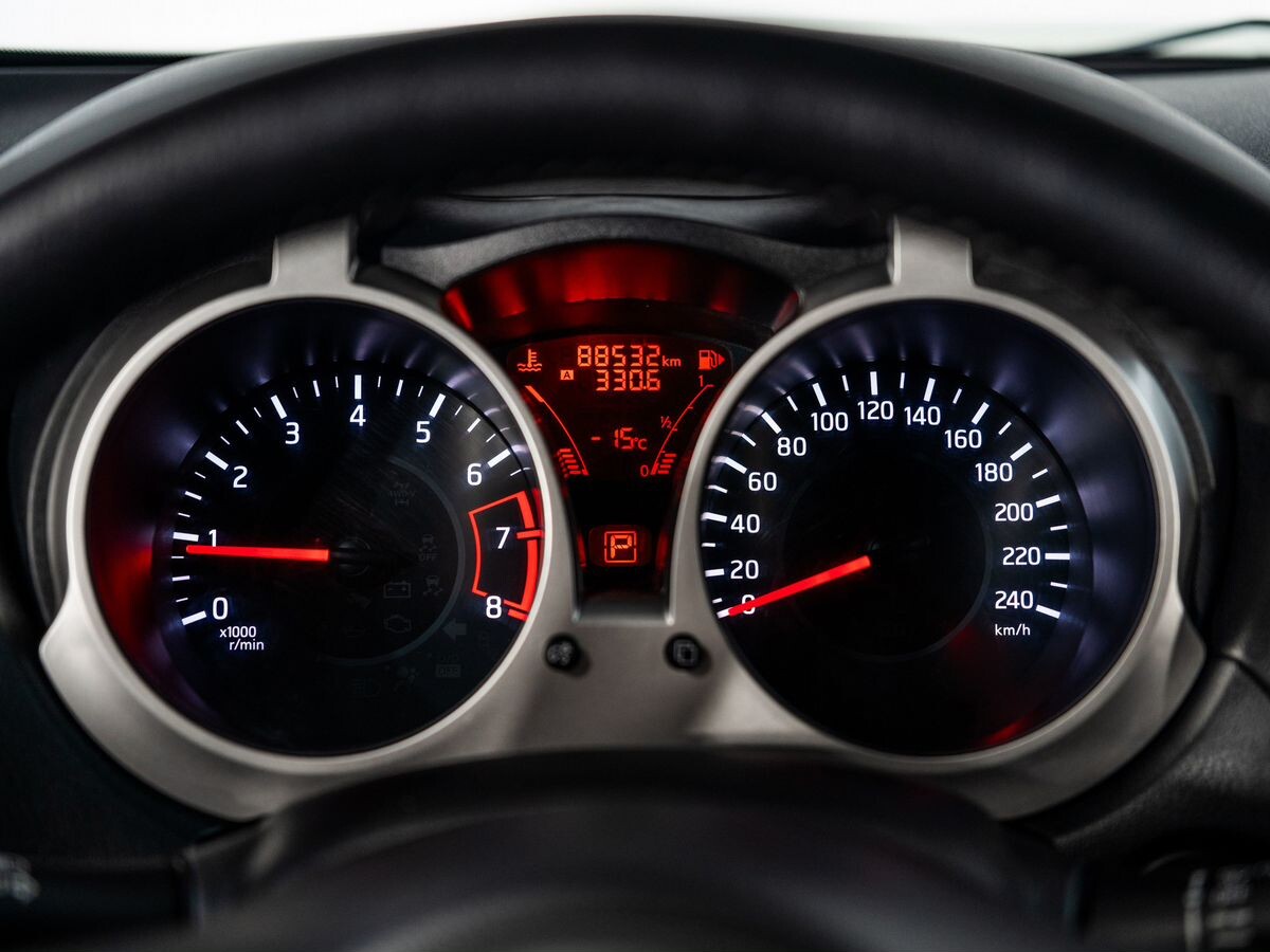 Nissan Juke 2015 - фото автомобиля