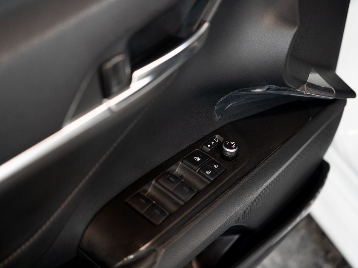 Toyota Camry 2021 - фото автомобиля