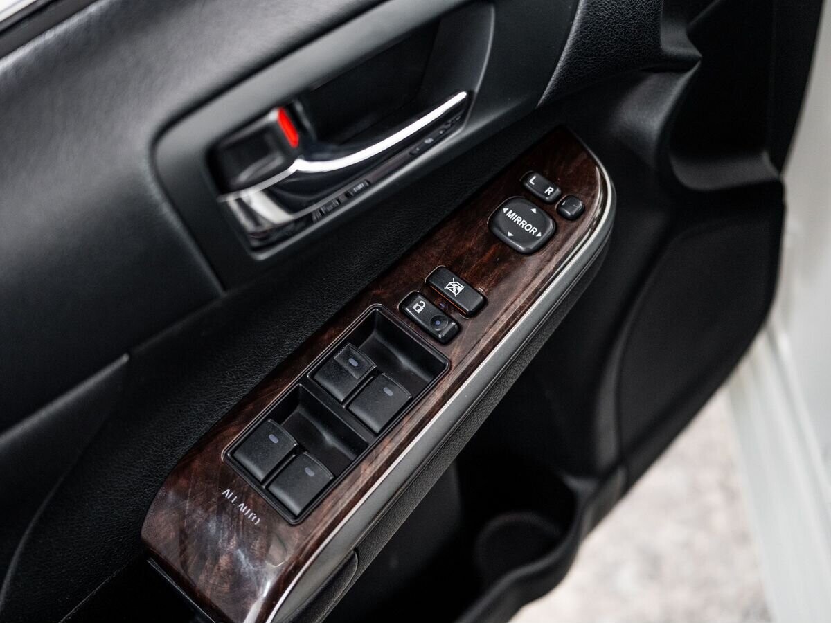 Toyota Camry 2017 - фото автомобиля