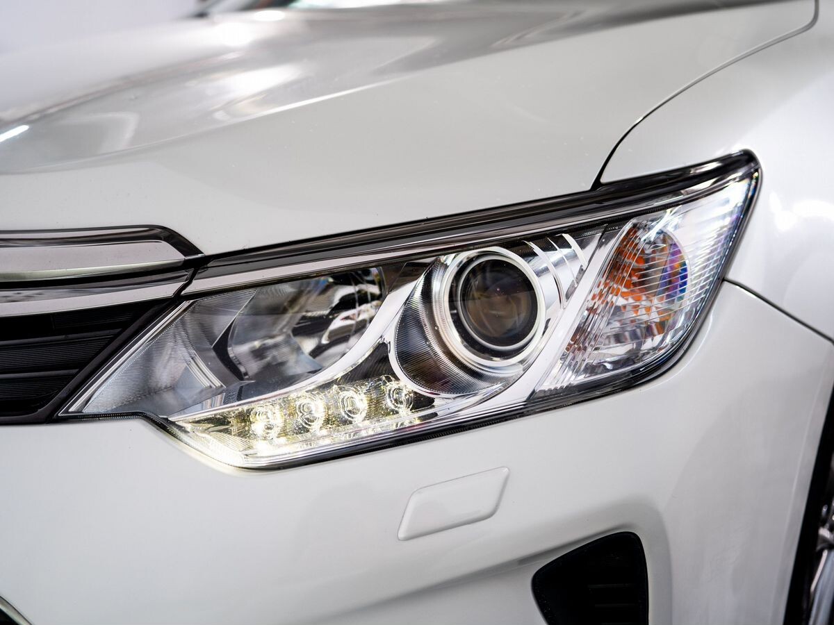 Toyota Camry 2017 - фото автомобиля