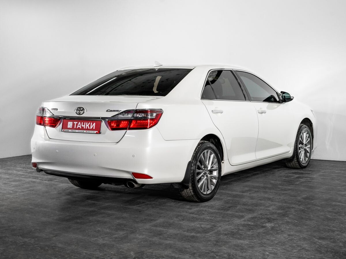 Toyota Camry 2017 - фото автомобиля