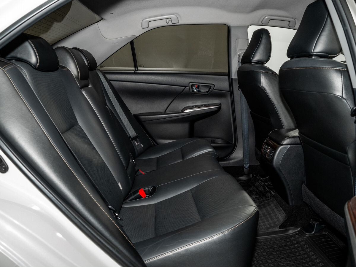 Toyota Camry 2017 - фото автомобиля