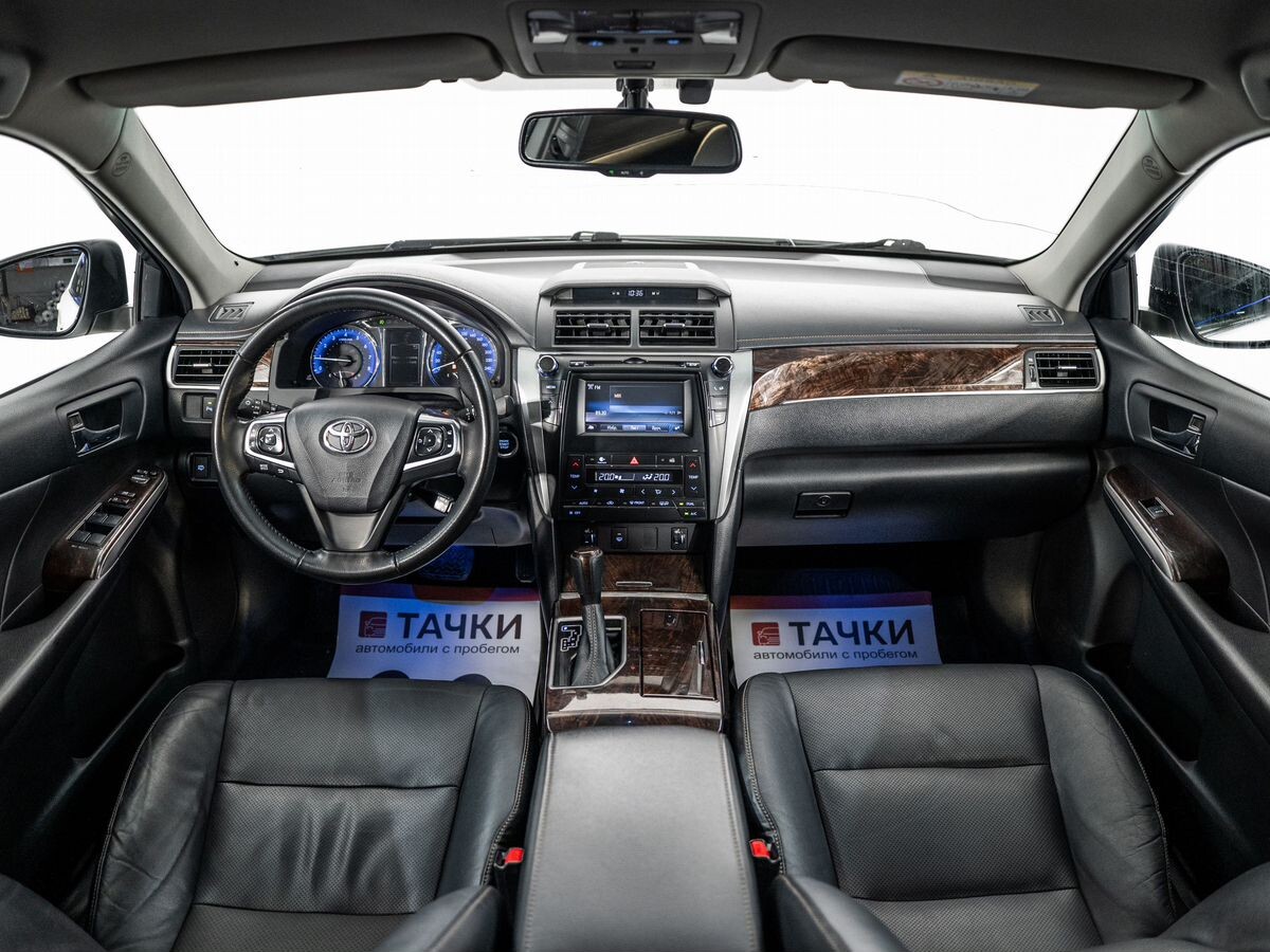 Toyota Camry 2017 - фото автомобиля