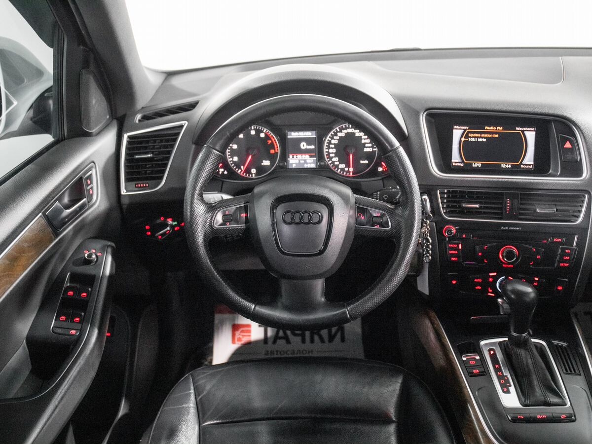 Audi Q5 2012 - фото автомобиля