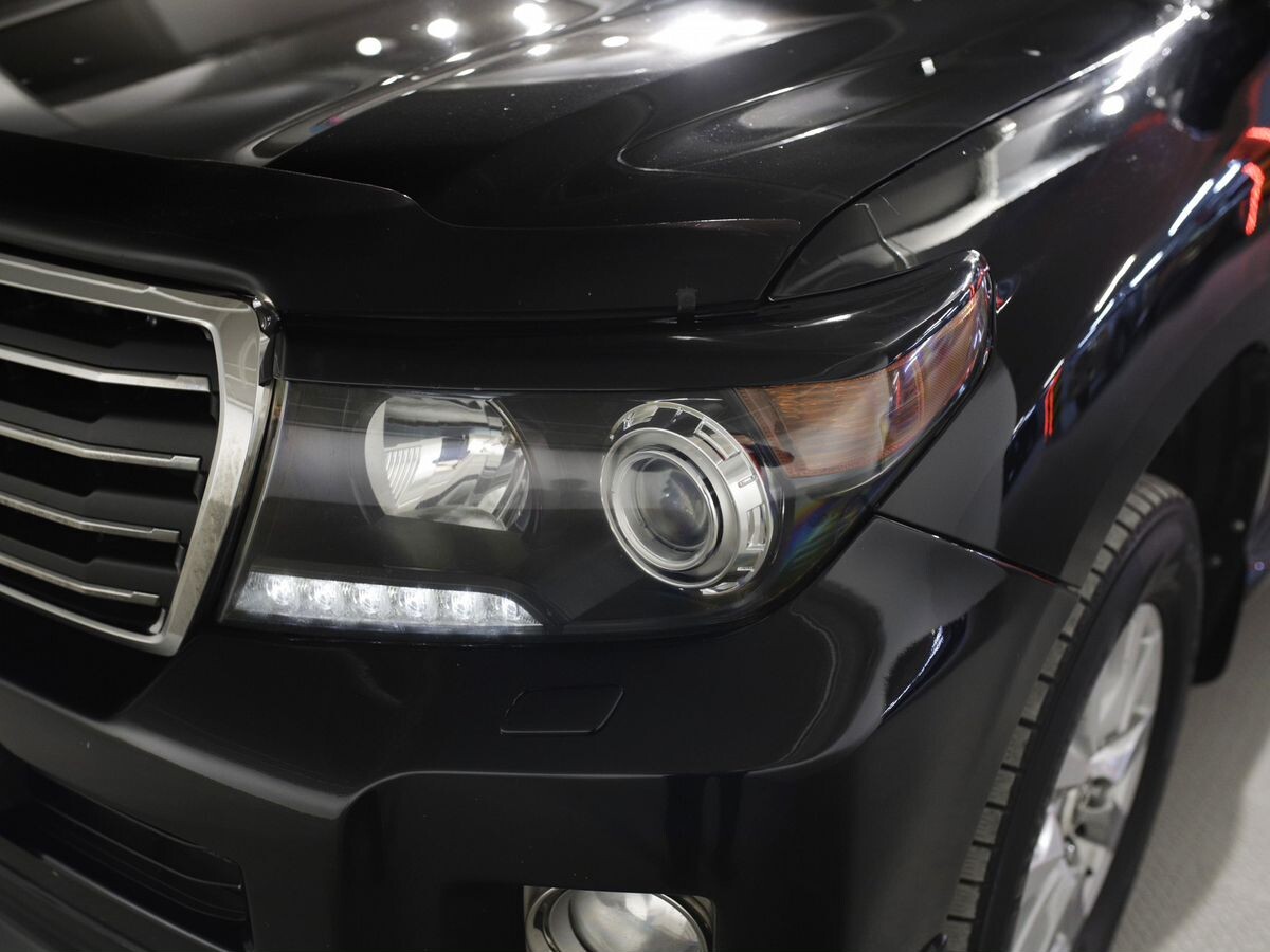 Toyota Land Cruiser 2012 - фото автомобиля