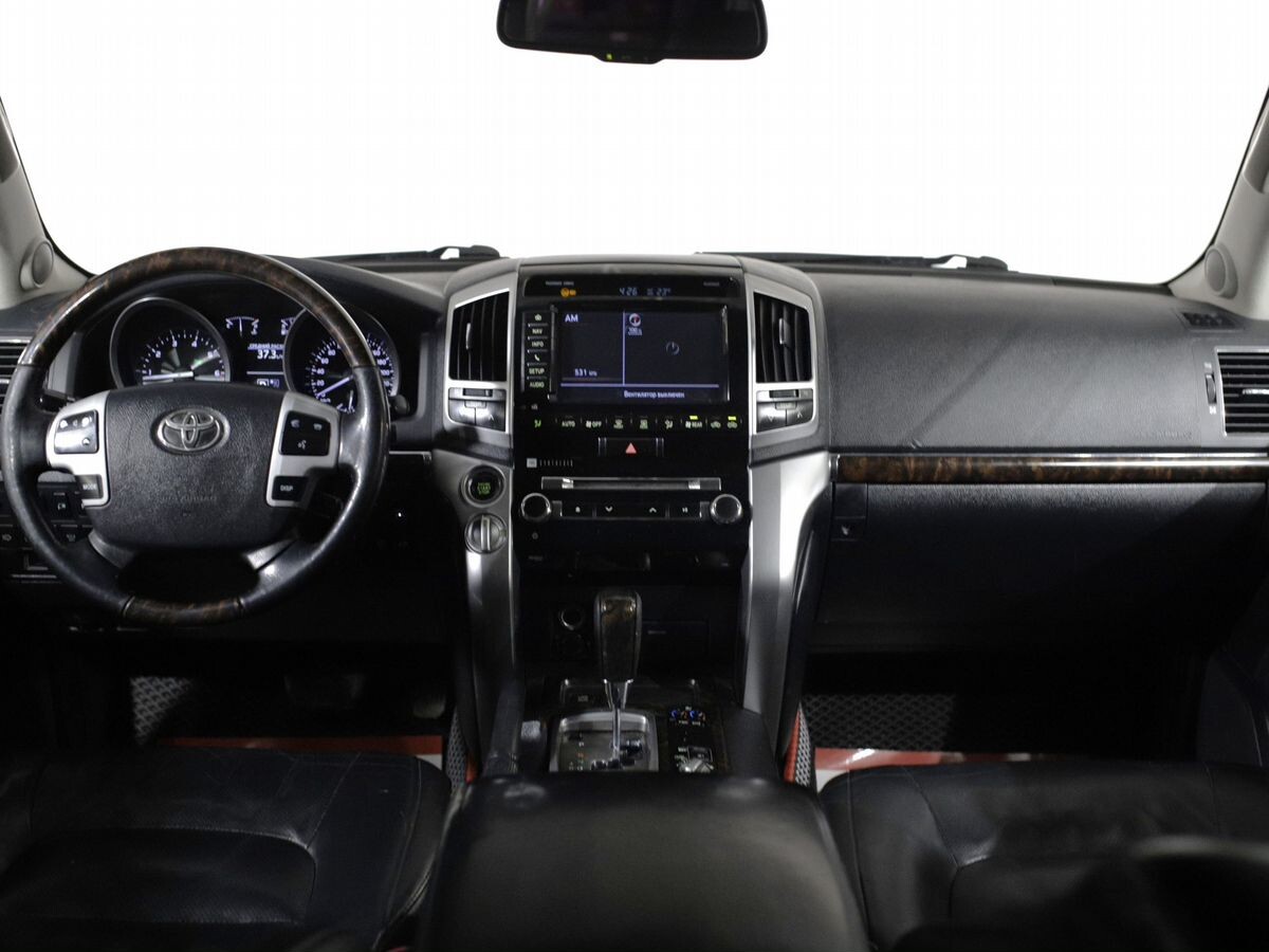 Toyota Land Cruiser 2012 - фото автомобиля