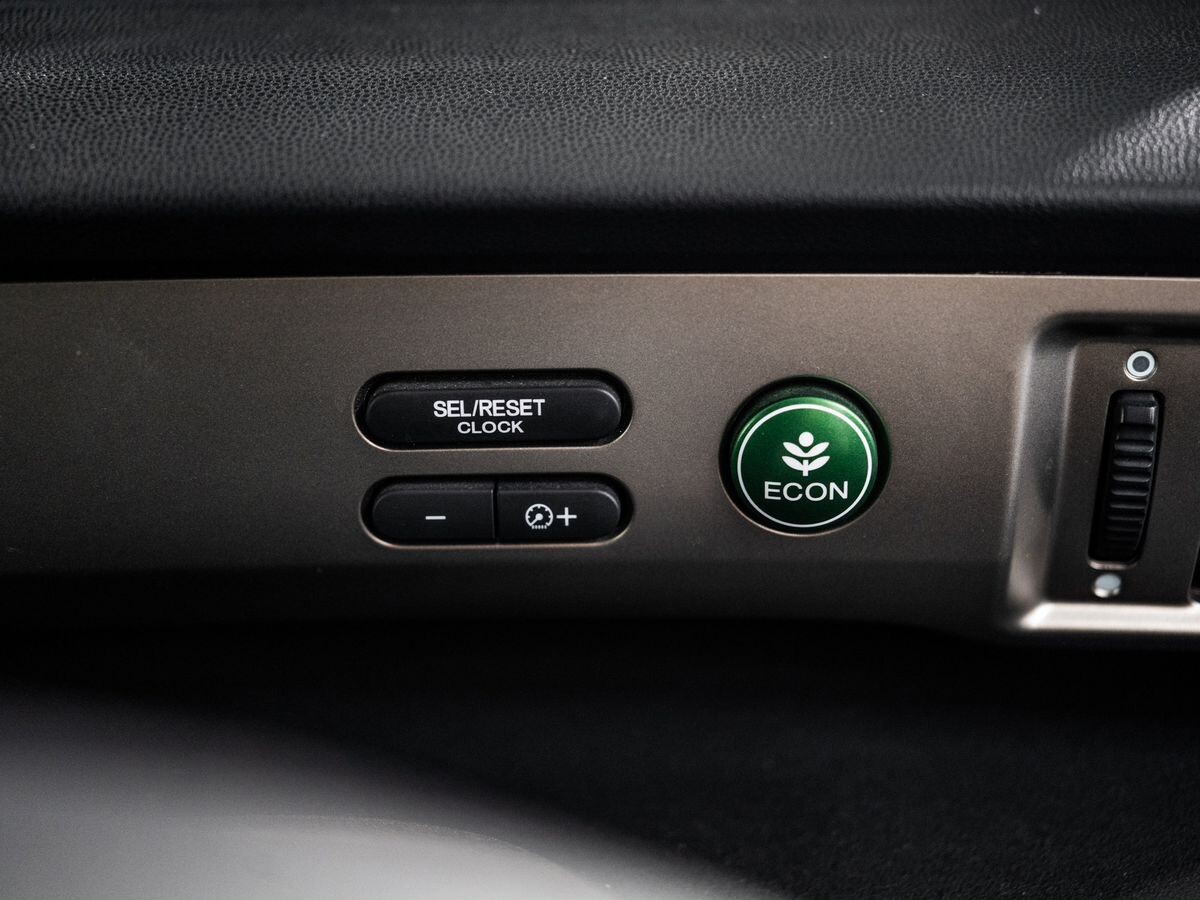 Honda Freed Spike 2014 - фото автомобиля