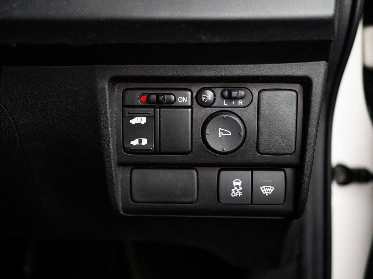 Honda Freed Spike 2014 - фото автомобиля