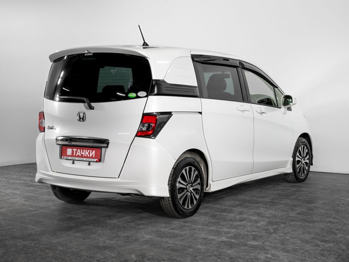 Honda Freed Spike 2014 - фото автомобиля