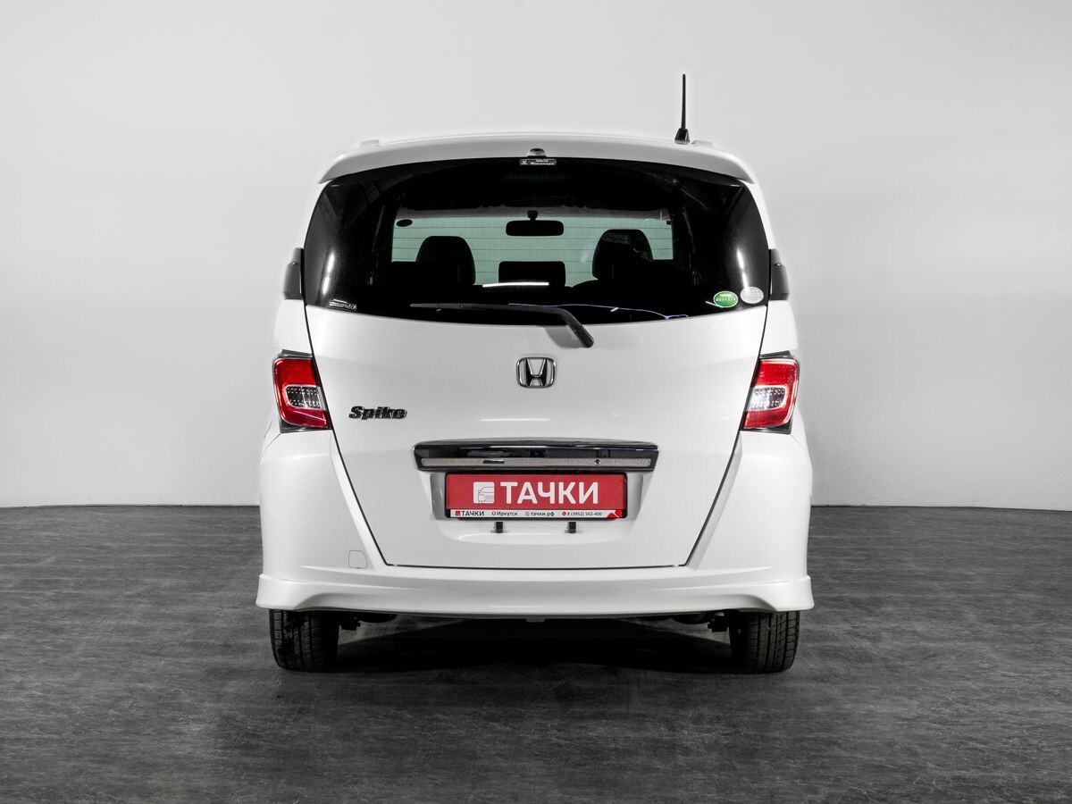 Honda Freed Spike 2014 - фото автомобиля