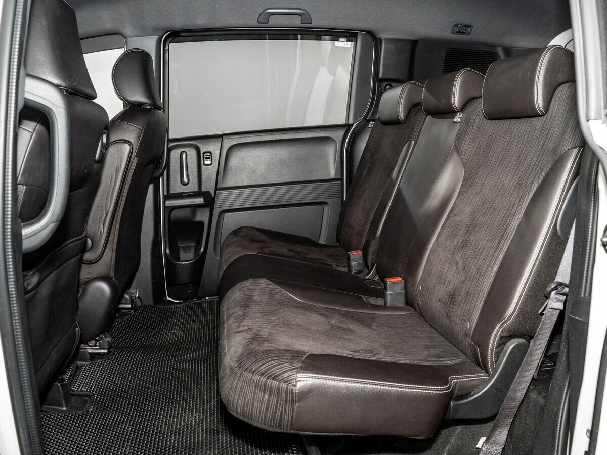 Honda Freed Spike 2014 - фото автомобиля