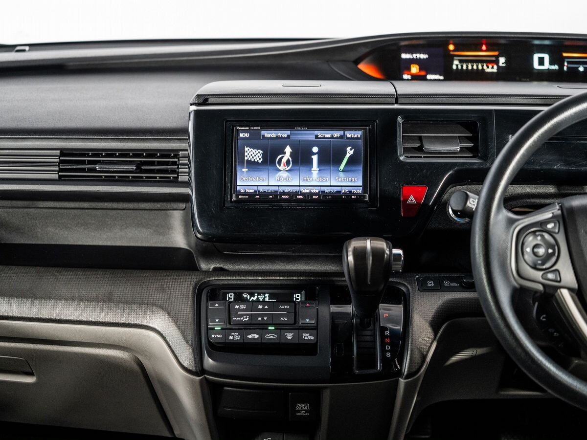 Honda Stepwgn 2019 - фото автомобиля