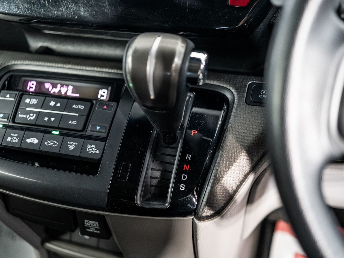 Honda Stepwgn 2019 - фото автомобиля