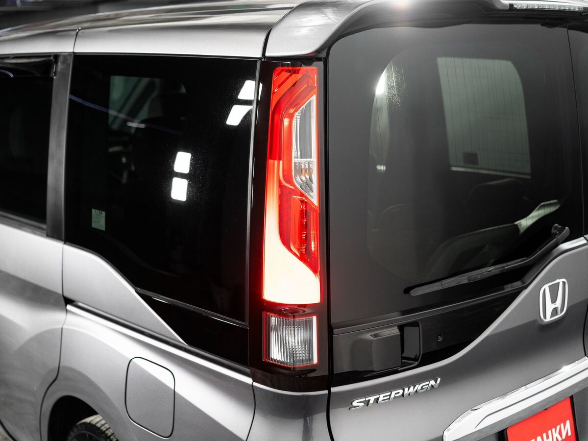 Honda Stepwgn 2019 - фото автомобиля