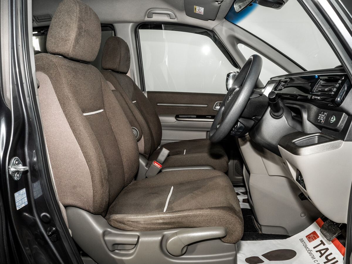 Honda Stepwgn 2019 - фото автомобиля