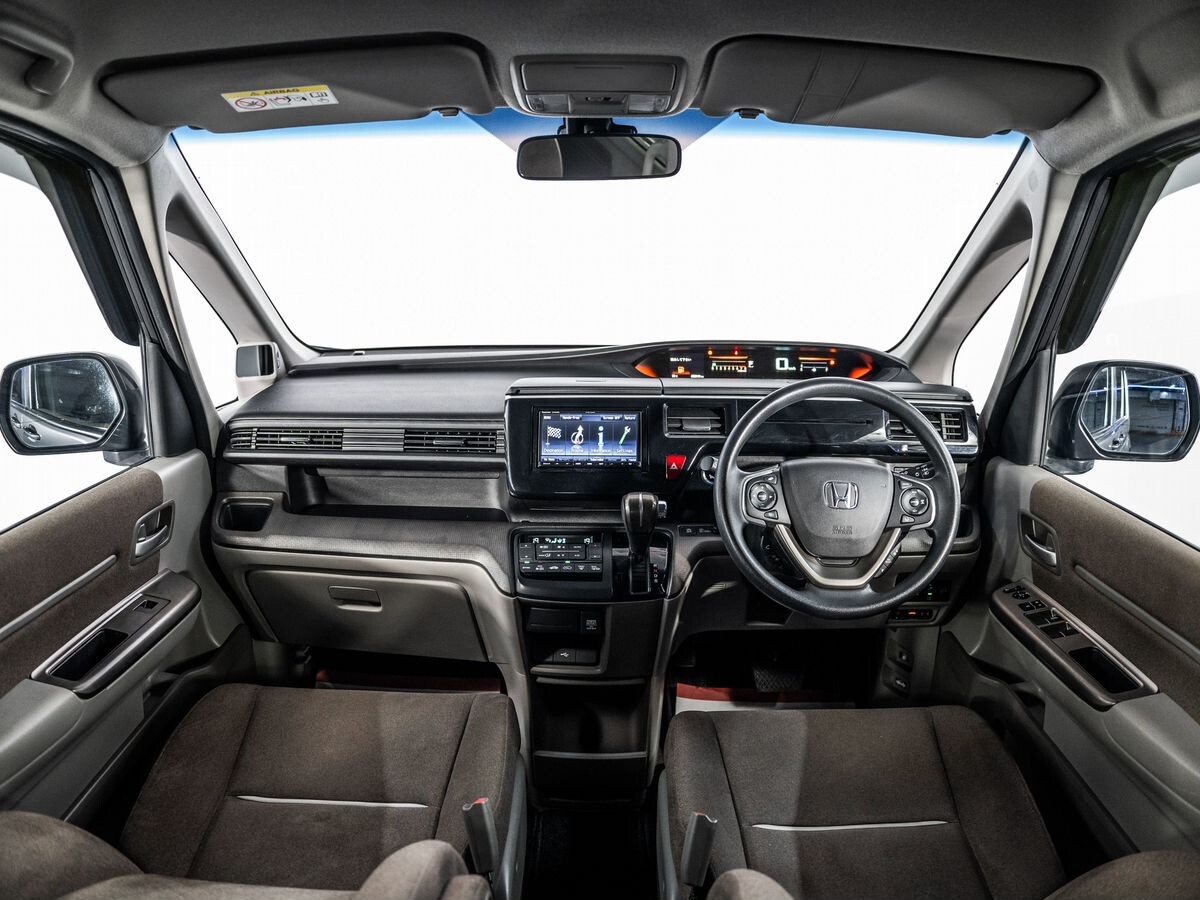 Honda Stepwgn 2019 - фото автомобиля