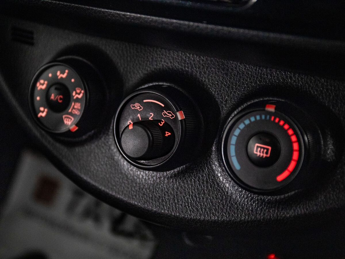 Toyota Vitz 2018 - фото автомобиля