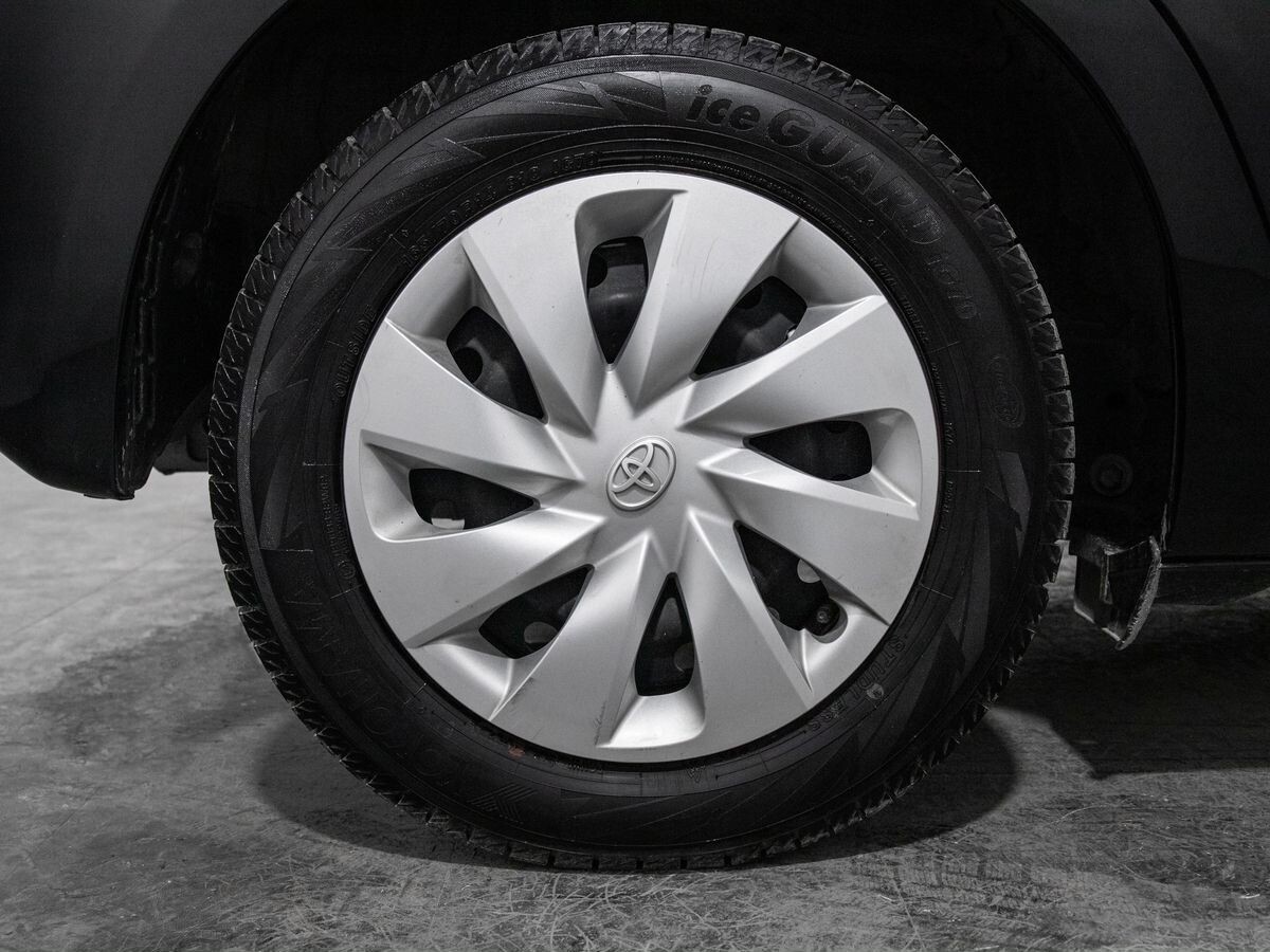 Toyota Vitz 2018 - фото автомобиля