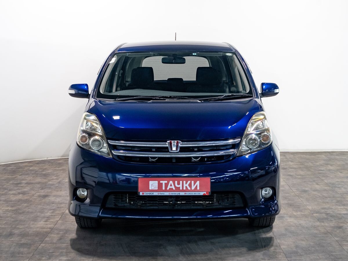 Toyota ISis 2010 - фото автомобиля