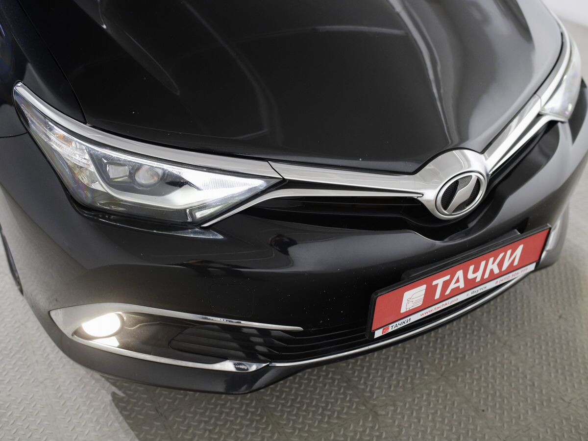 Toyota Auris 2015 - фото автомобиля