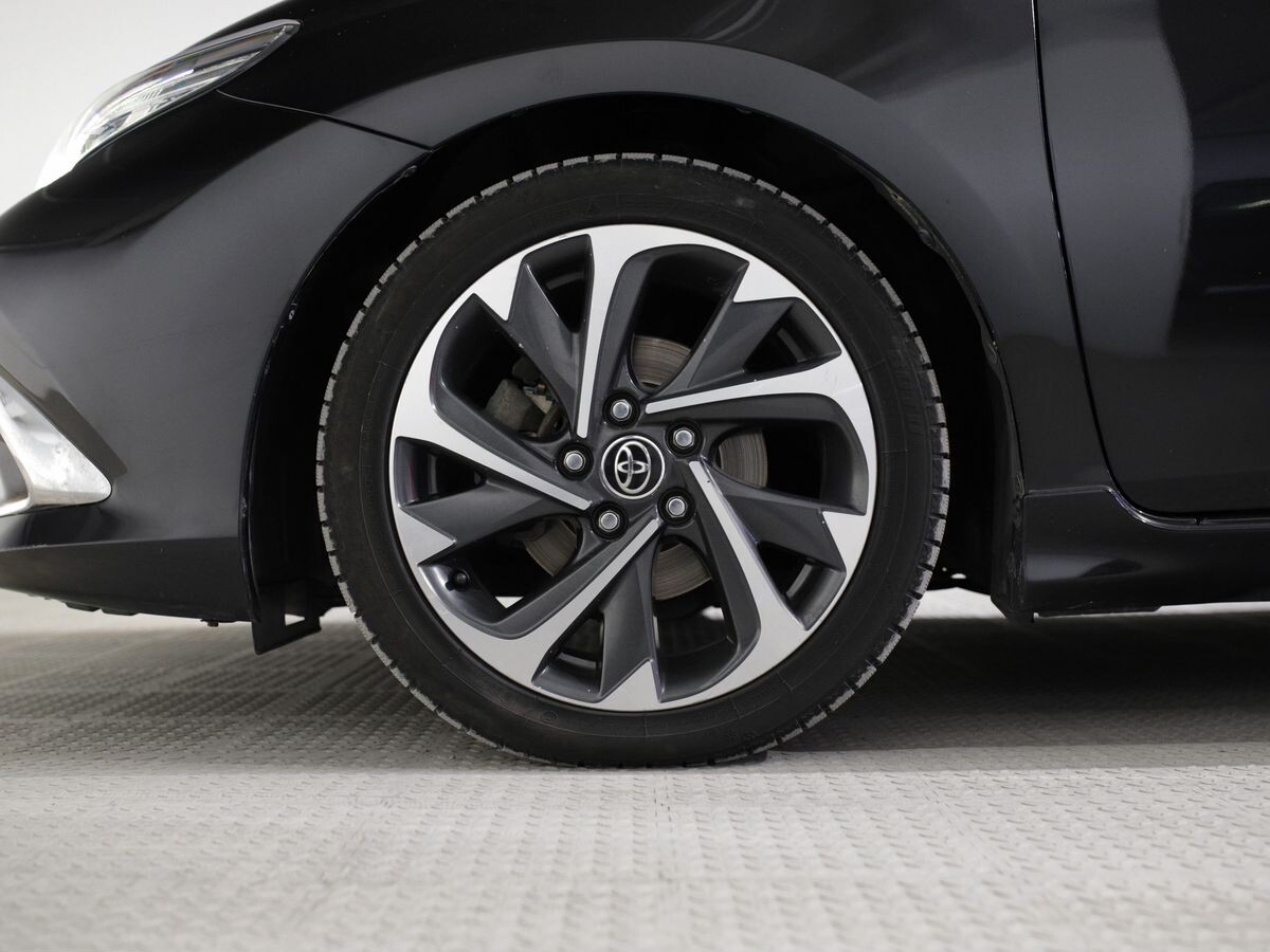 Toyota Auris 2015 - фото автомобиля