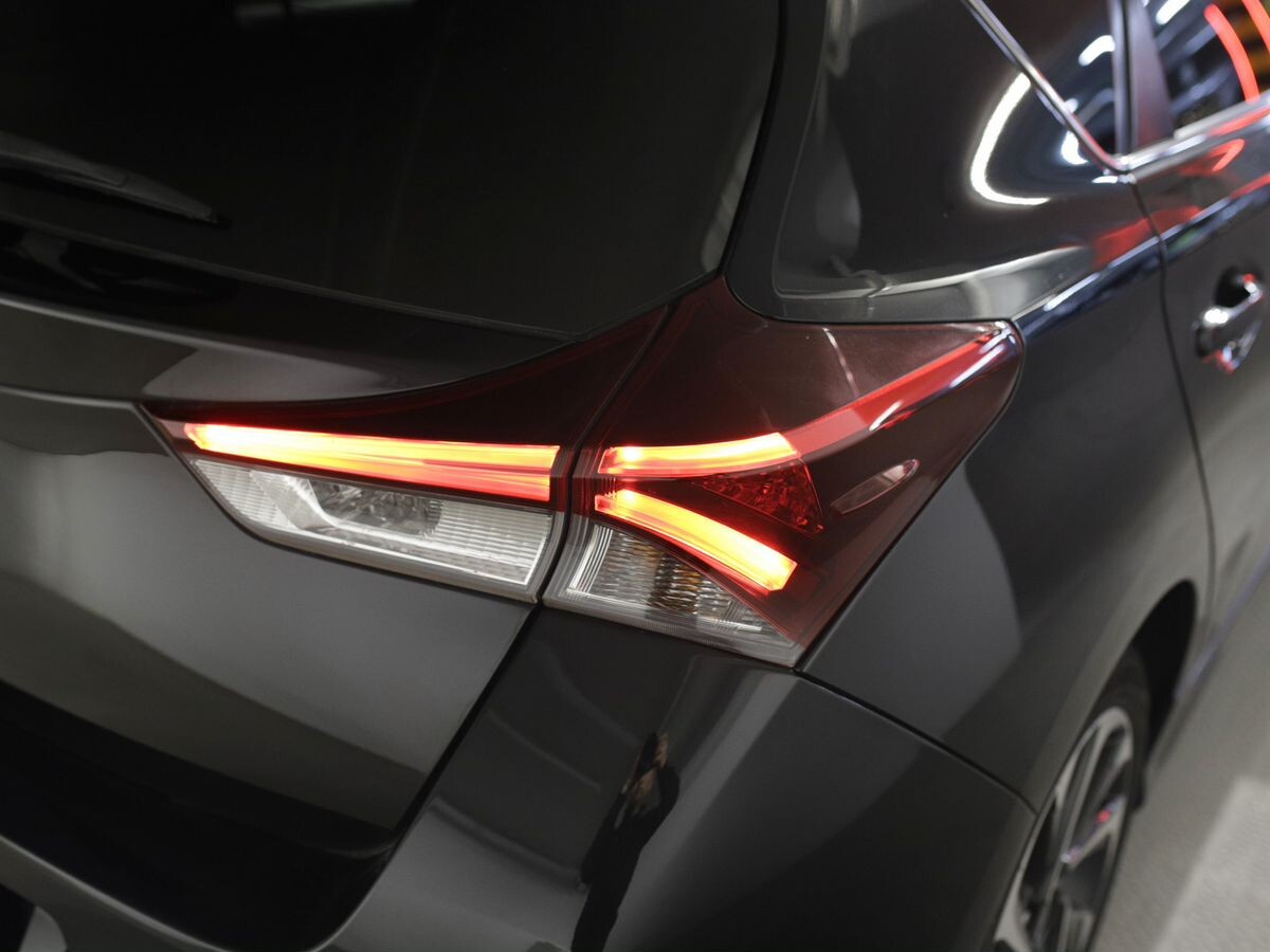 Toyota Auris 2015 - фото автомобиля