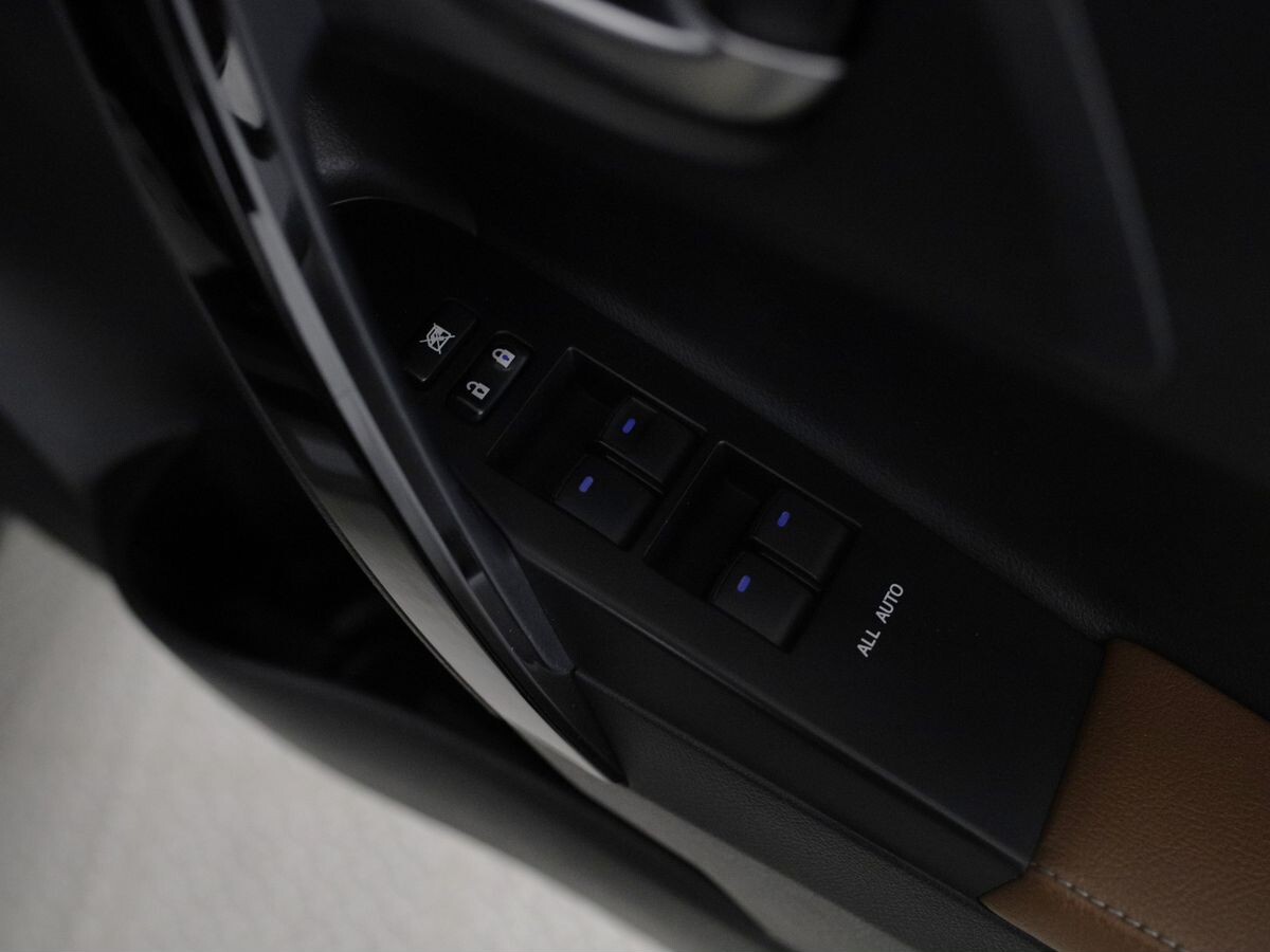 Toyota Auris 2015 - фото автомобиля