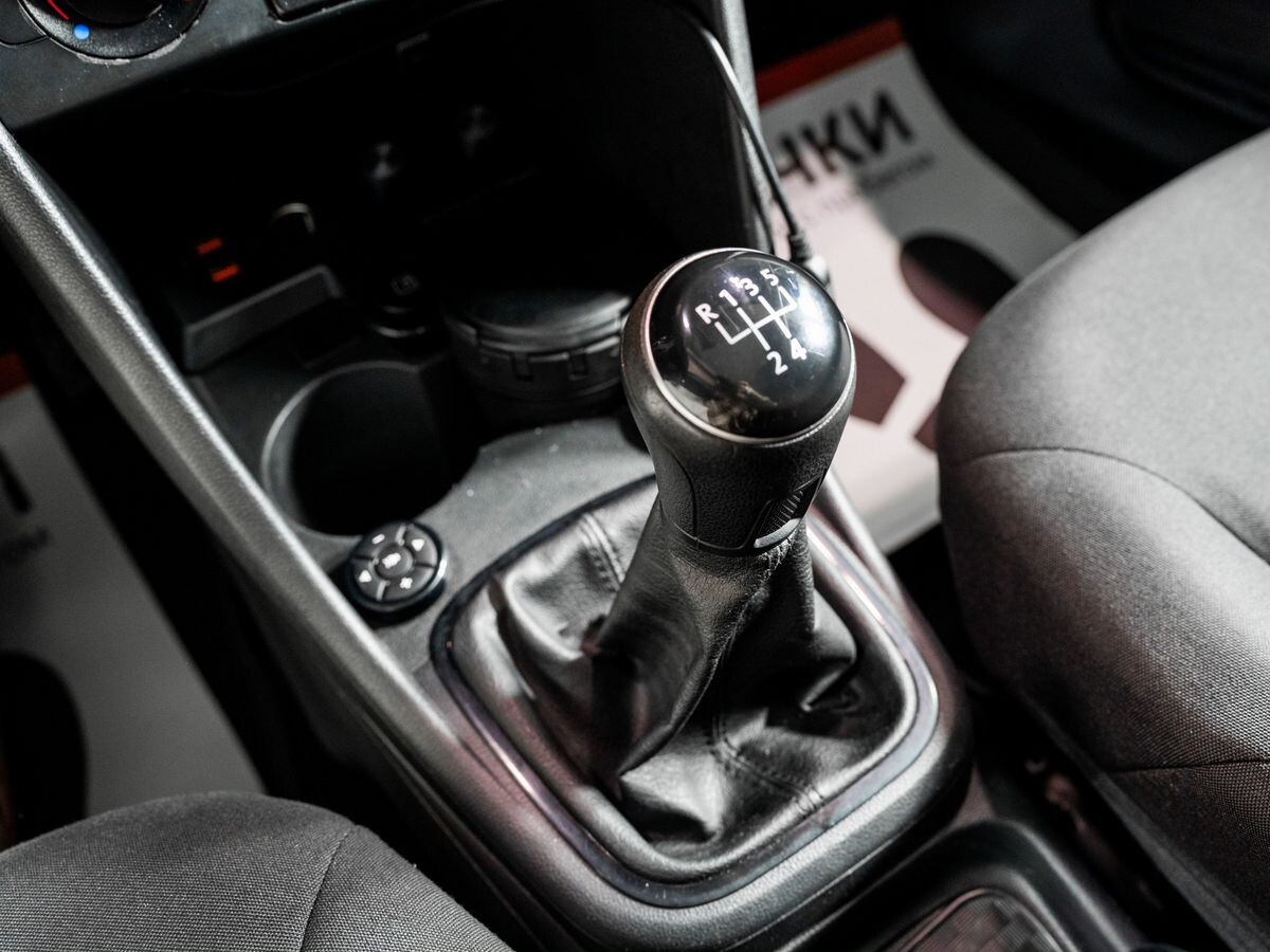 Volkswagen Polo 2017 - фото автомобиля