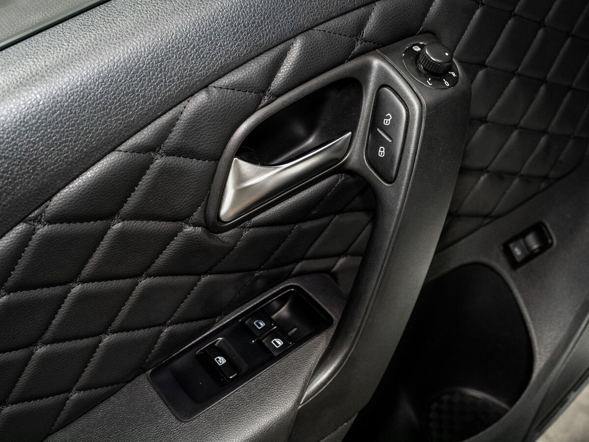 Volkswagen Polo 2017 - фото автомобиля