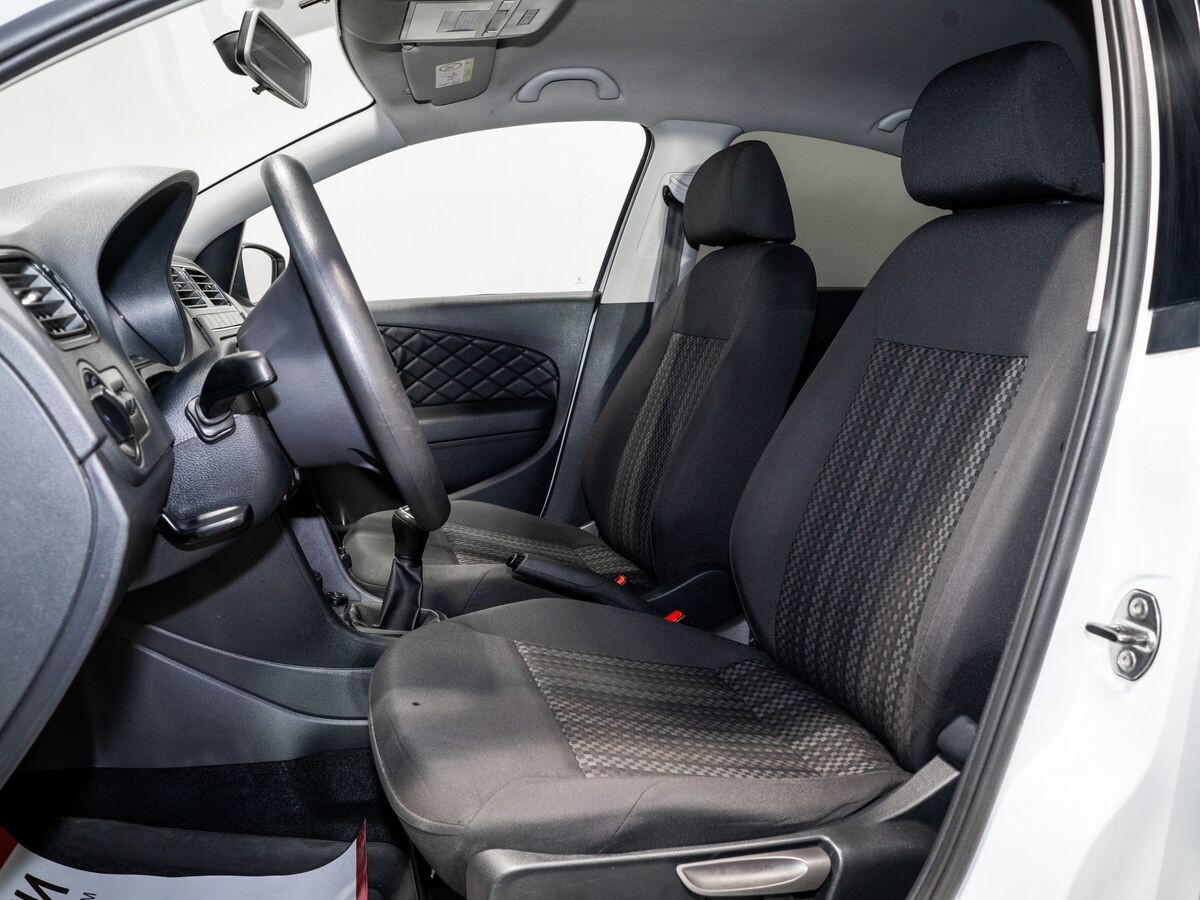 Volkswagen Polo 2017 - фото автомобиля