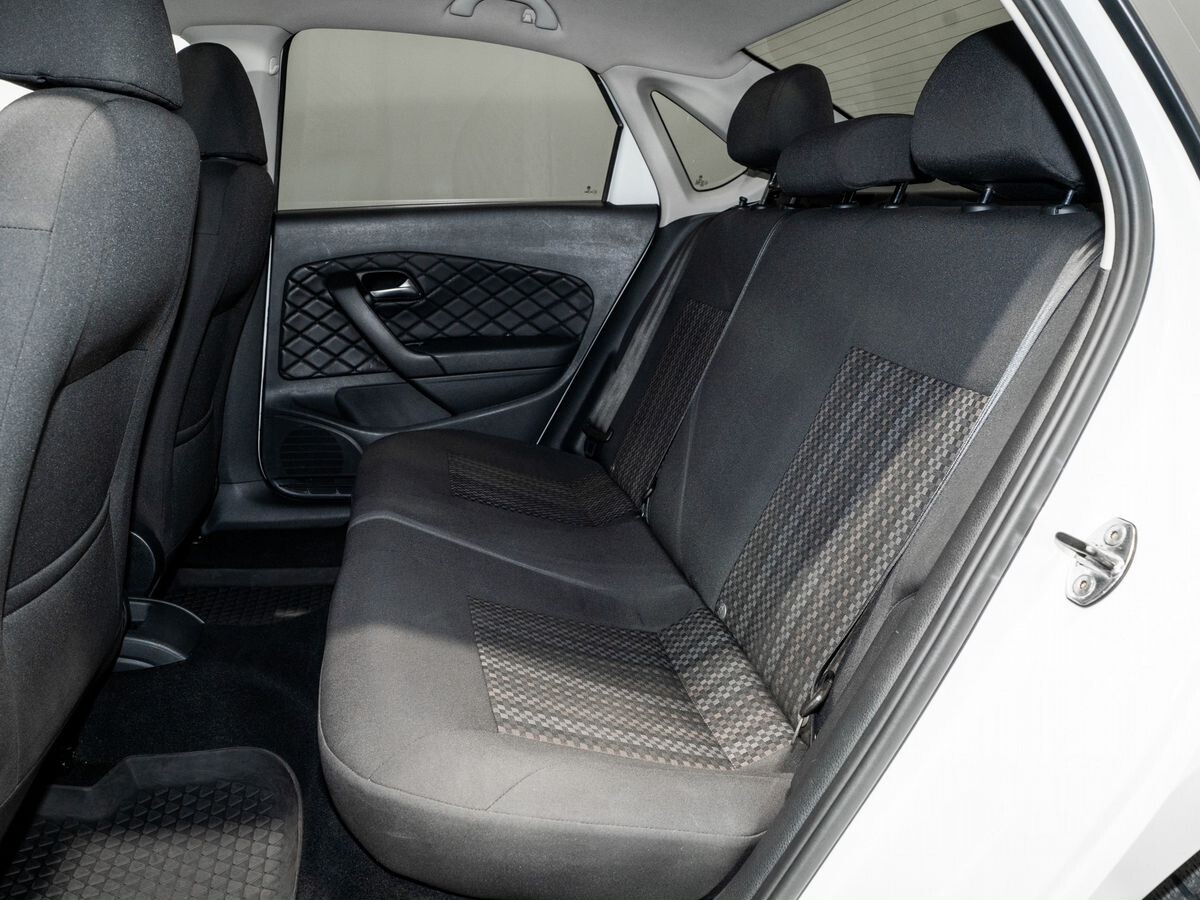 Volkswagen Polo 2017 - фото автомобиля