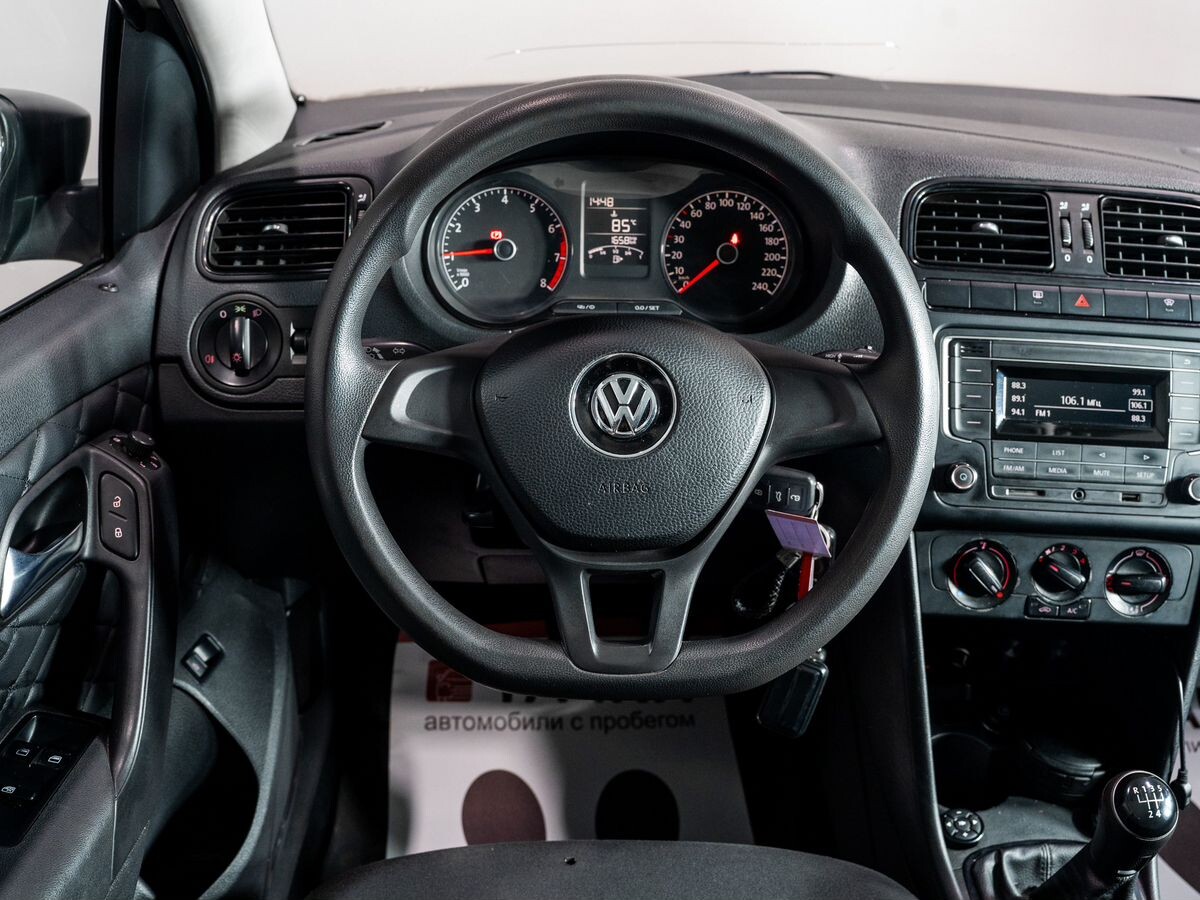 Volkswagen Polo 2017 - фото автомобиля