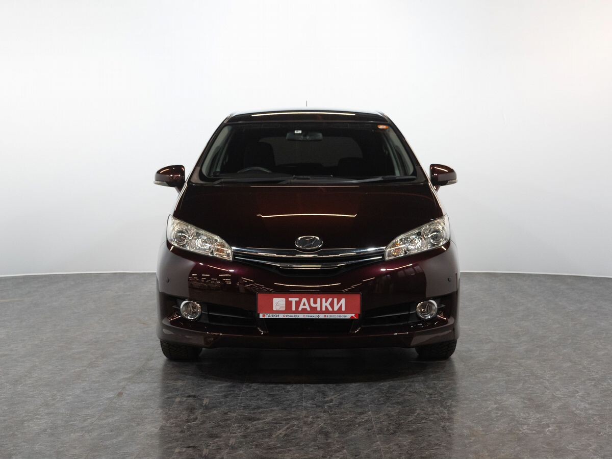Toyota Wish 2012 - фото автомобиля