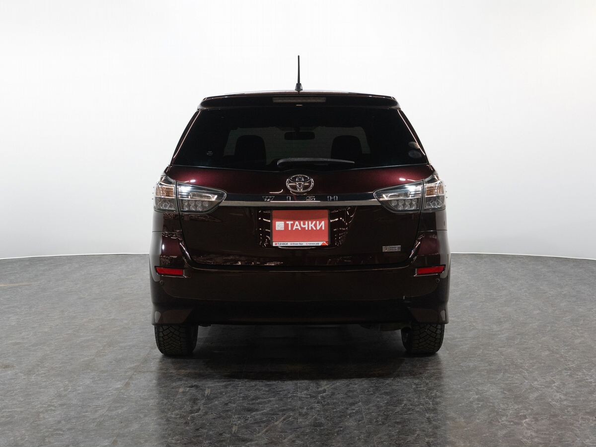 Toyota Wish 2012 - фото автомобиля