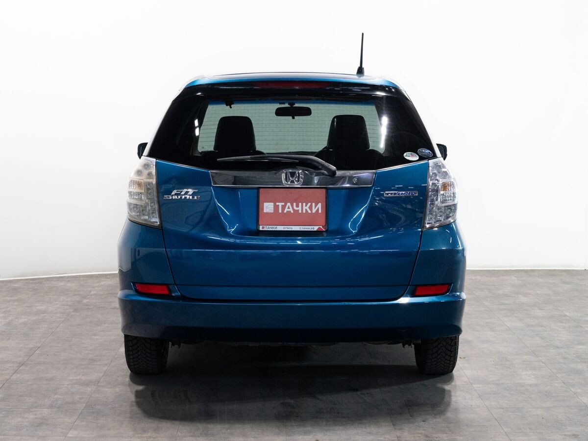 Honda Fit Shuttle 2012 - фото автомобиля