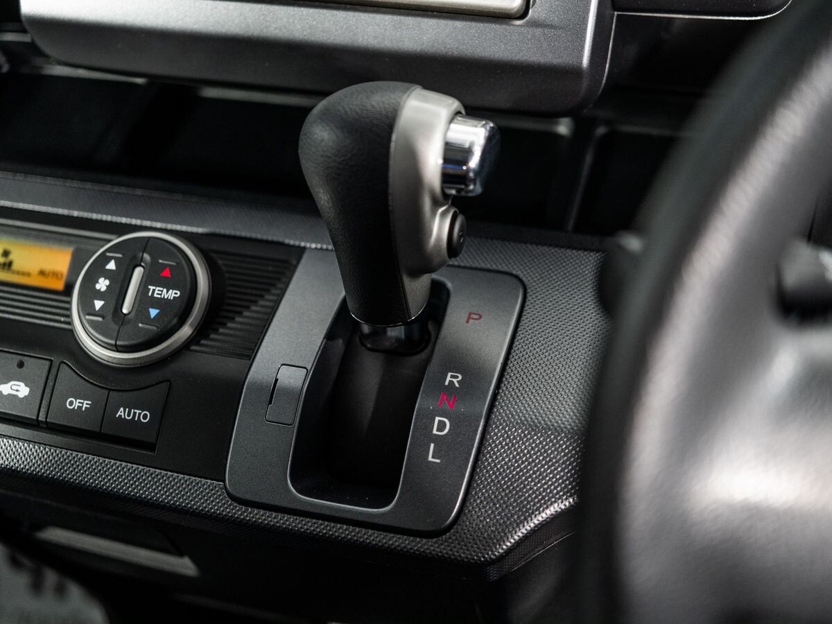 Honda Freed 2009 - фото автомобиля